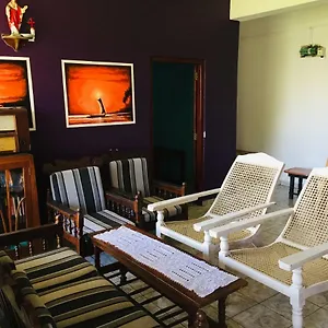 https://white-house-negombo-11500.negombohotels.net