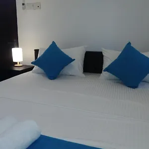 https://queens-airport-residence.negombohotels.net